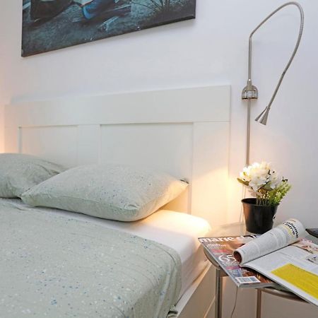 Gorgeous 2 Bedroom Duplex In City Center Boekarest Buitenkant foto