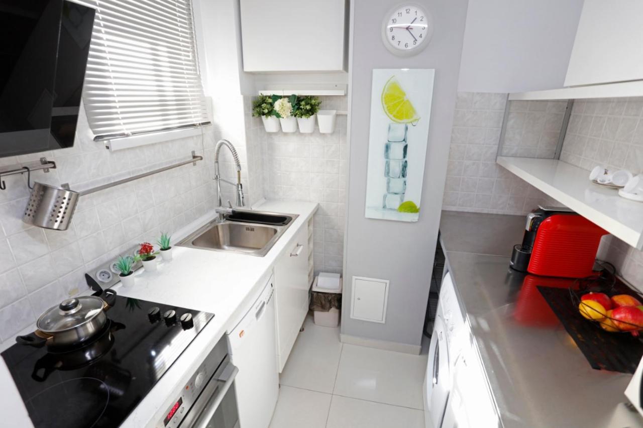 Gorgeous 2 Bedroom Duplex In City Center Boekarest Buitenkant foto