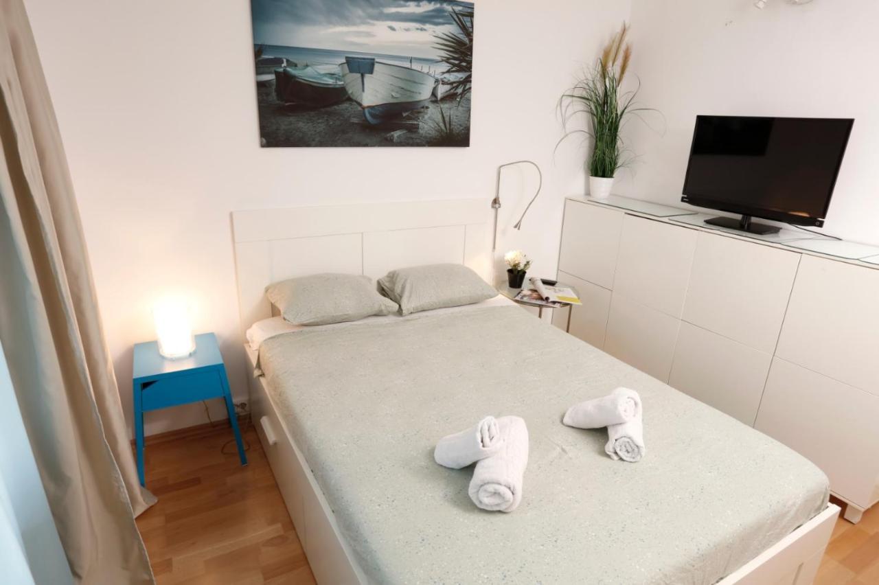 Gorgeous 2 Bedroom Duplex In City Center Boekarest Buitenkant foto