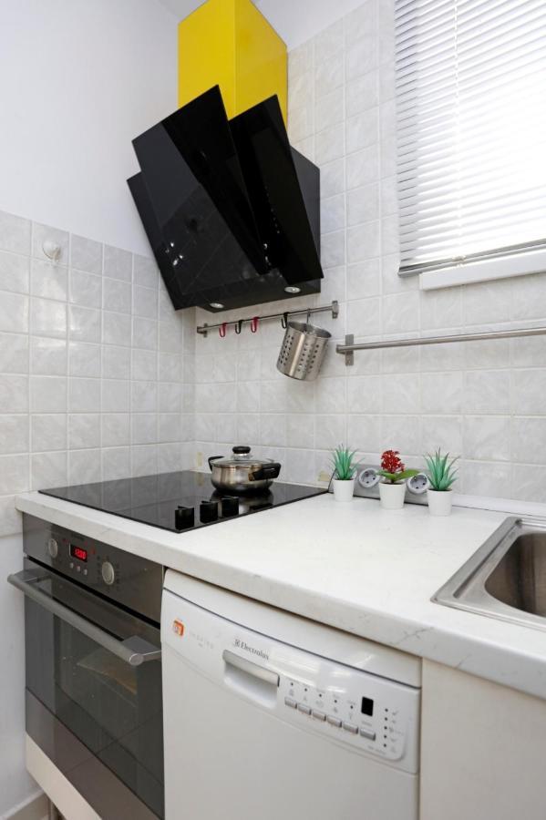 Gorgeous 2 Bedroom Duplex In City Center Boekarest Buitenkant foto