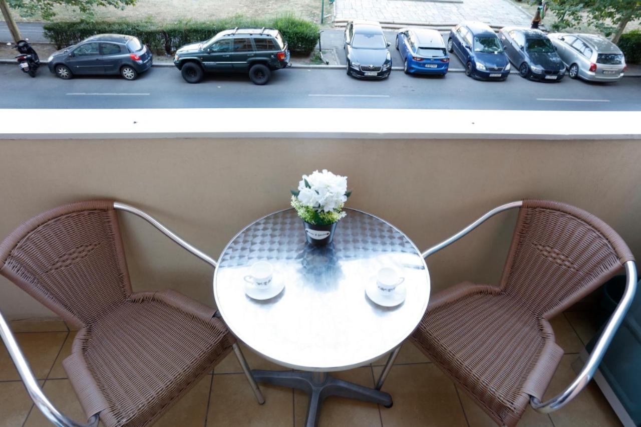 Gorgeous 2 Bedroom Duplex In City Center Boekarest Buitenkant foto