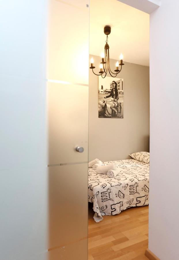 Gorgeous 2 Bedroom Duplex In City Center Boekarest Buitenkant foto