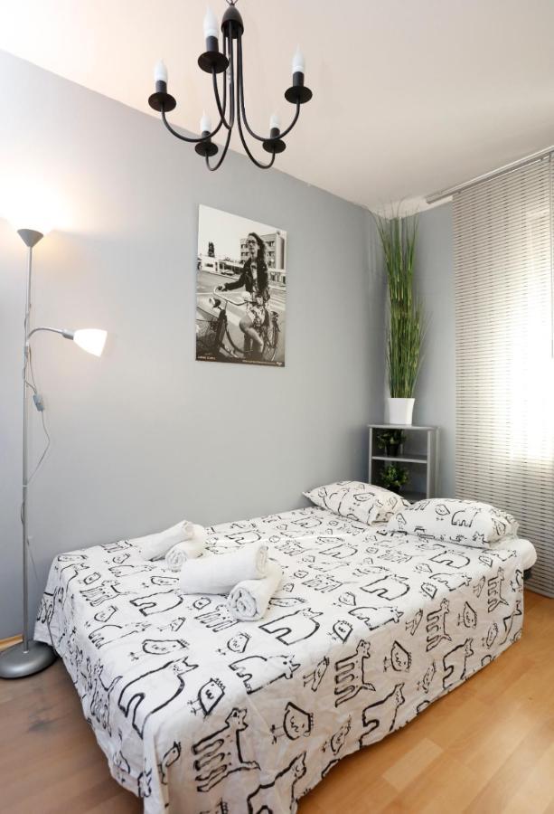 Gorgeous 2 Bedroom Duplex In City Center Boekarest Buitenkant foto